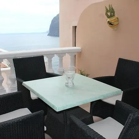 Seaview Apartment *